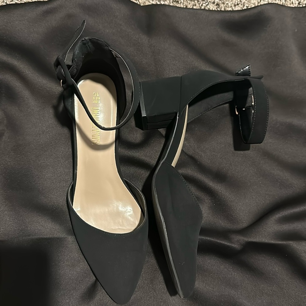Dream Paris size 10 women’s pointed toe heels